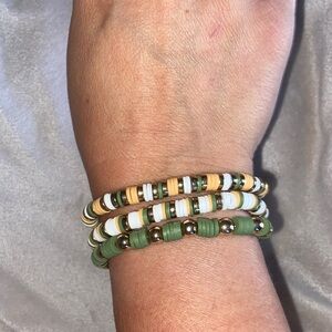 Stylish Multicolor Beaded clay Bracelet Set packers theme 🏈